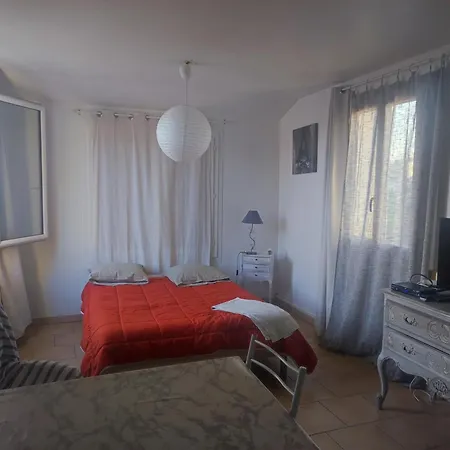Apartment Ingrid Mary Nimes