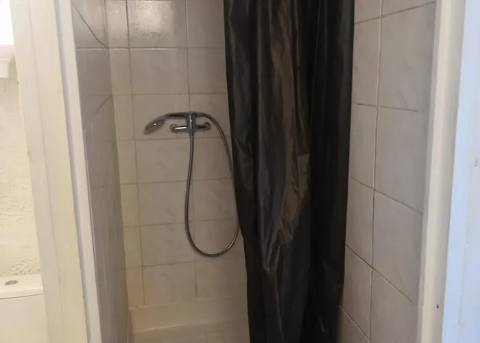 شقة Ingrid Mary نيم